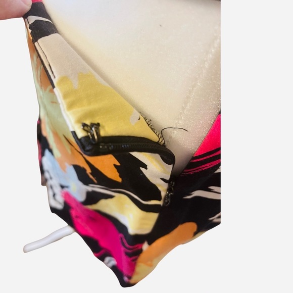 CACHE - Vintage Bright Floral Skort. - Picture 9 of 11